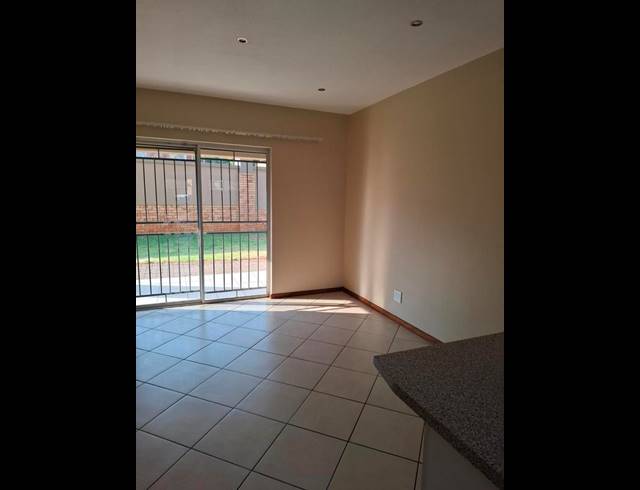 2 BEDROOM APARTMENT FOR SALE IN STONERIDGE
